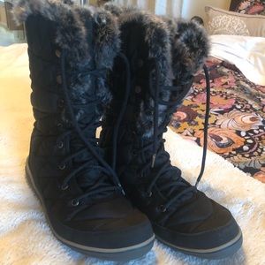 Columbia Omniheat boots, size 9